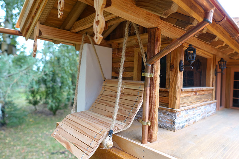 Alm Chalet - Die Schaukel sieht im Original genauso aus