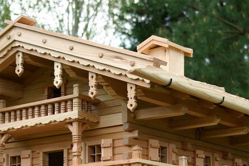 Groß Herrenhof - Der Schornsteindeckel lässt sich abnehmen und man kann Futter einfüllen