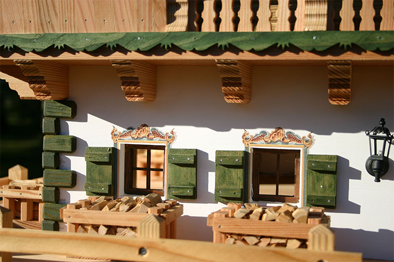 Hotel zur Post - Sogar mit Kaminholz vor der Hütten.